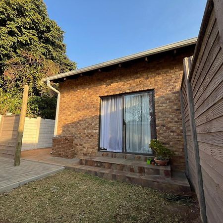 Douwe Cottages Pretoria Exterior photo